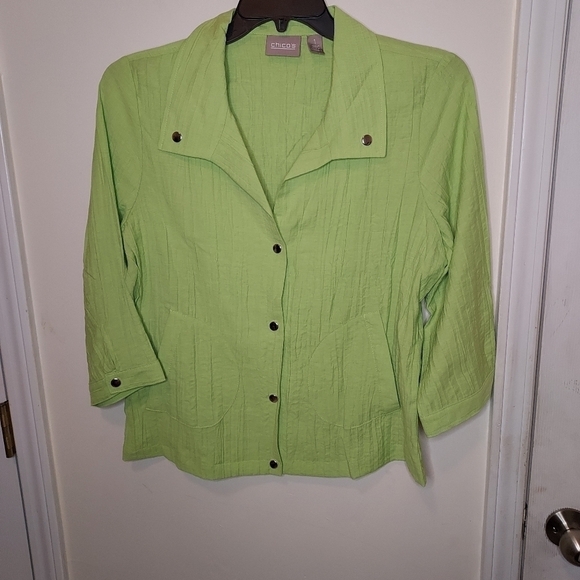 𝅺CHICO'S green top - Picture 1 of 7